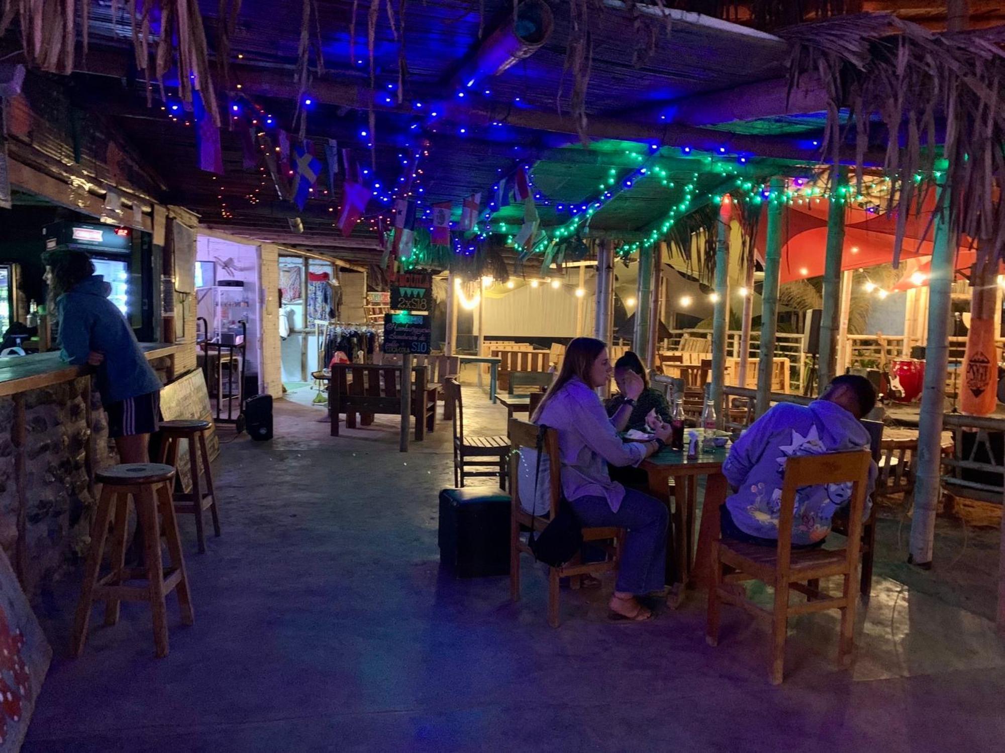 Saigon Backpackers hostel Máncora Exterior foto